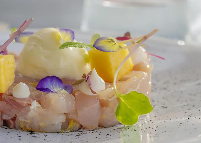 Miramare Готель