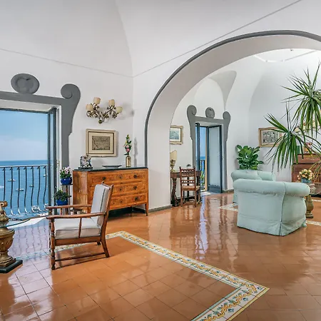 Miramare Ξενοδοχείο 4*