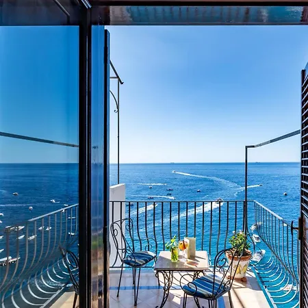 Ξενοδοχείο Miramare 4*